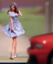 Load image into Gallery viewer, 1:64 Painted Figure Mini Model Miniature Resin Diorama Sand Purple Dress Lady
