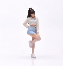Load image into Gallery viewer, 1:24 Painted Figure Model Miniature Resin Diorama Sand  Headset Pretty Girl
