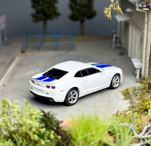 Load image into Gallery viewer, GOC 1:64 White Camaro Coupe Sports Model Diecast Metal Car New Collection
