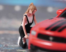 Load image into Gallery viewer, 1:64 Painted Figure Model Miniature Resin Diorama Sand Repair Car Worker Lady
