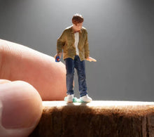 Load image into Gallery viewer, 1:64 Painted Figure Model Miniature Resin Diorama Toy Sand Leaning Man Stand
