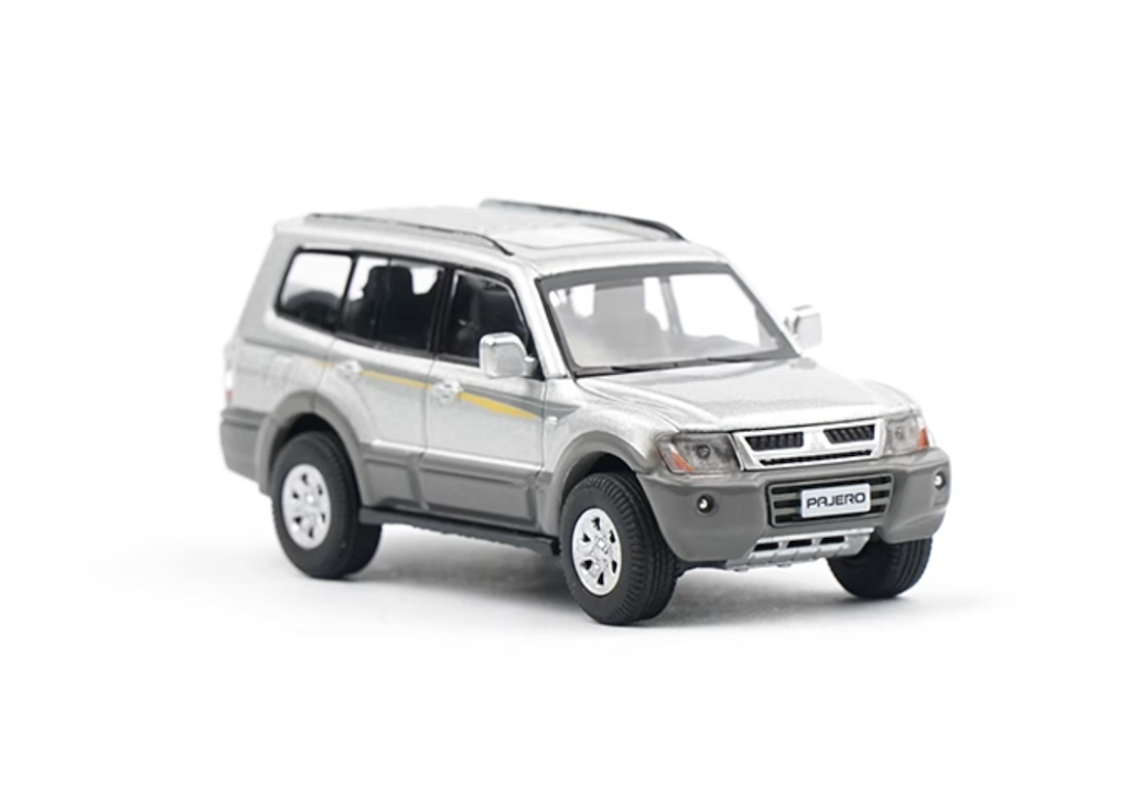 XCARTOYS 1:64 Silver Pajero ORV SUV Off Road Vehicle Model Toy Metal Car NIP