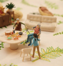 Load image into Gallery viewer, 1:64 Painted Figure Model Miniature Resin Diorama Sand Reunion Dinner Gathering
