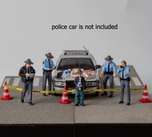 Load image into Gallery viewer, 1:64 Painted Figure Model Miniature Resin Diorama Policeman Police Officers Set
