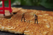 Load image into Gallery viewer, 1:64 Painted Figure Model Miniature Resin Diorama Sand Farmer Peasantry Two Men
