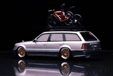 Load image into Gallery viewer, Mortal 1:64 Silver Gold Rim S124 E300 Wagon Roof Bike Model Diecast Metal Car
