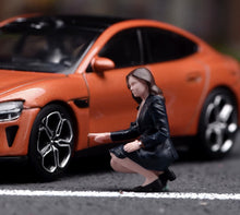 Load image into Gallery viewer, 1:64 Painted Figure Model Miniature Resin Sand Five Ladies Beauty Set Suit Women
