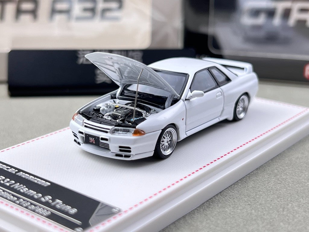 FH 1:64 White Skyline GTR R32 Nismo S-Tune Sports Model Diecast Metal Car New Collection