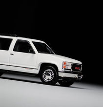 Load image into Gallery viewer, Bliss 1:64 White Suburban GMT400 SUV Sports Model Diecast Metal Car New Collection
