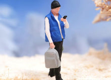 Load image into Gallery viewer, 1:64 Painted Figure Model Miniature Resin Diorama Sand Man Looking At Mobile Toy

