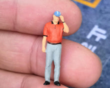 Load image into Gallery viewer, 1:64 Painted Figure Mini Model Miniature Resin Diorama Sand Toy Father Daughter
