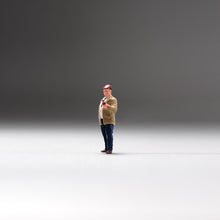 Load image into Gallery viewer, 1:64 Painted Unpainted Figure Model Miniature Resin Diorama Sand Smoking Man Toy New
