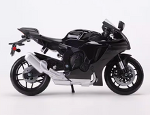 Load image into Gallery viewer, Maisto 1:12 Black 2021 YZF R1 Sports Bike Model Diecast Metal Motorcycle New Collection
