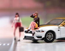 Load image into Gallery viewer, 1:24 Painted Figure Model Miniature Resin Diorama  Sand Sitting Uniform Girl
