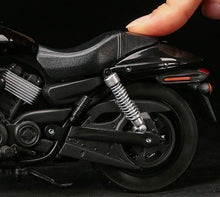 Load image into Gallery viewer, Maisto 1:12 2015 Street 750 Sports Model Diecast Metal Motorcycle New
