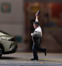 Load image into Gallery viewer, 1:64 Painted Figure Model Miniature Resin Diorama Sand Toy Suit Man Chasing Car

