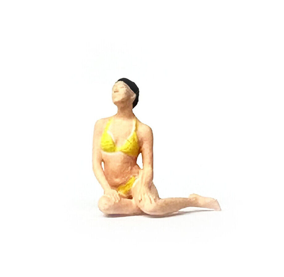 1:64 Painted Figure Mini Model Miniature Resin Diorama Lady Swimming Bikini Sit