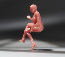 Load image into Gallery viewer, 1:64 Painted Unpainted Figure Model Miniature Resin Diorama Sand Sitting Lady
