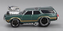Load image into Gallery viewer, Maisto 1:64 1970 Vista Cruiser Wagon Sports Model Toy Diecast Metal Car BN
