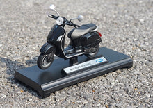 Load image into Gallery viewer, WELLY 1:18 2017 GTS 125CC Sports Classic Model Diecast Metal Motorcycle

