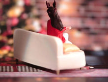 Load image into Gallery viewer, 1:64 Painted Figure Model Miniature Resin Diorama Sand Christmas Girl Sofa Red New Collection
