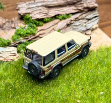Load image into Gallery viewer, Masdi 1:64 Yellow Land Cruiser LC76 ORV SUV Sports Model Diecast Metal Car New Collection
