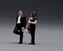 Load image into Gallery viewer, 1:64 Painted Figure Model Miniature Resin Sand Agent Couple In Black Lovers Set
