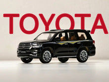Load image into Gallery viewer, Masdi 1:64 2016 Green Land Cruiser LC200 ORV GXR V6 Model Diecast Metal Car
