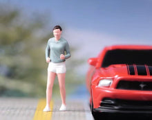 Load image into Gallery viewer, 1:64 Painted Figure Model Miniature Resin Diorama Sand Lady Girl Running Sport
