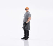 Load image into Gallery viewer, 1:24 Painted Figure Model Miniature Resin Diorama Sand Cool Guy Cap Sunglasses
