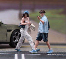 Load image into Gallery viewer, 1:64 Painted Figure Model Miniature Resin Diorama Toy Sand Walking Couple Lovers

