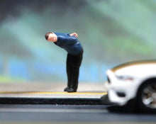 Load image into Gallery viewer, 1:64 Painted Figure Model Miniature Resin Diorama Sand Crimal Offender Hostage Collection
