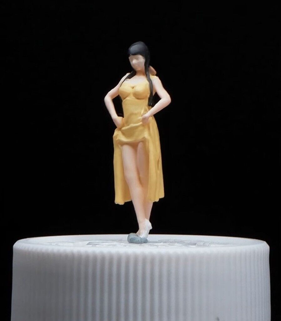 1:64 Painted Figure Mini Model Miniature Car Scenes Resin Yellow Long Skirt Lady