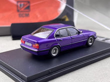 Load image into Gallery viewer, DCM 1:64 Purple E34 5-Series Sedan Classic Sports Model Diecast Metal Car New Collection

