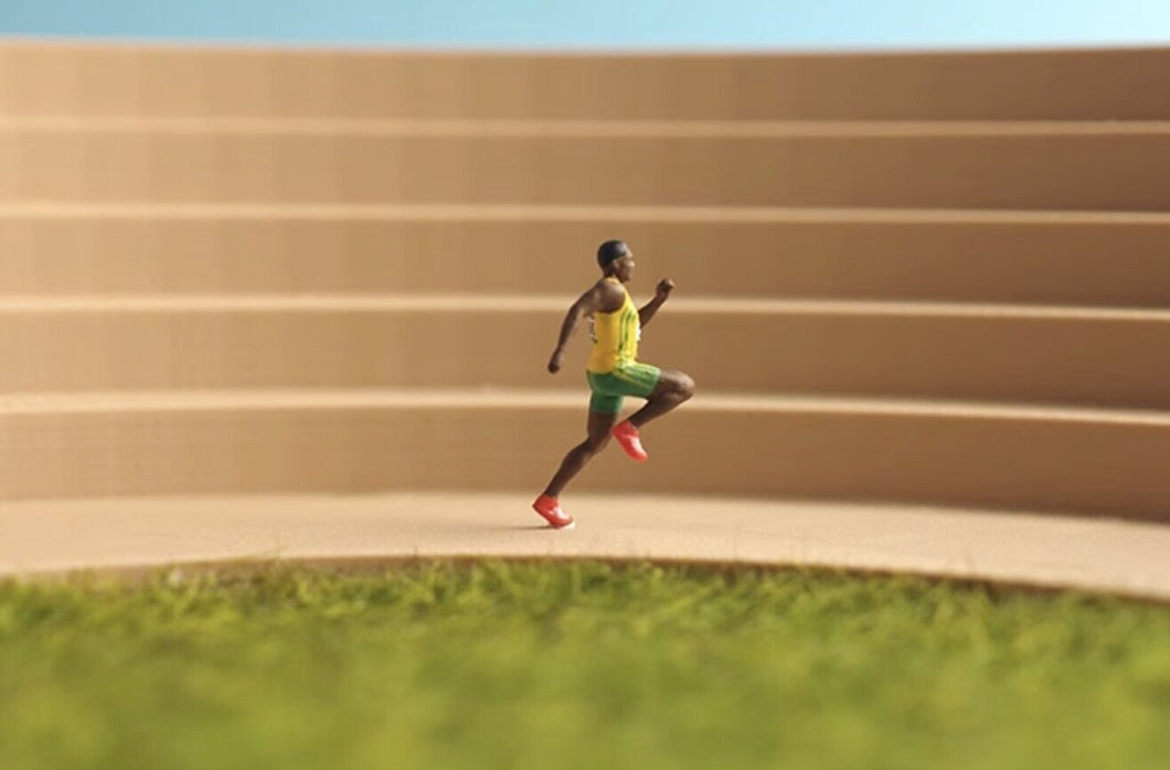 1:64 Painted Figure Model Miniature Resin Diorama Track And Field Athlete Runner