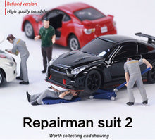 Load image into Gallery viewer, 1:64 Painted Figure Mini Model Miniature Resin Diorama Sand Car Garage Repairman
