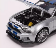 Load image into Gallery viewer, Maisto 1:24 Silver 2014 Mustang Street Racer Sport Model Diecast Metal Car New Collection
