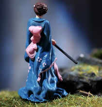 Load image into Gallery viewer, 1:64 Painted Figure Model Miniature Resin Diorama Toy Sand Kimono Beauty Lady
