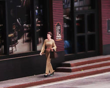 Load image into Gallery viewer, 1:64 Painted Figure Model Miniature Resin Diorama Sand Walking Lady With Bag Toy
