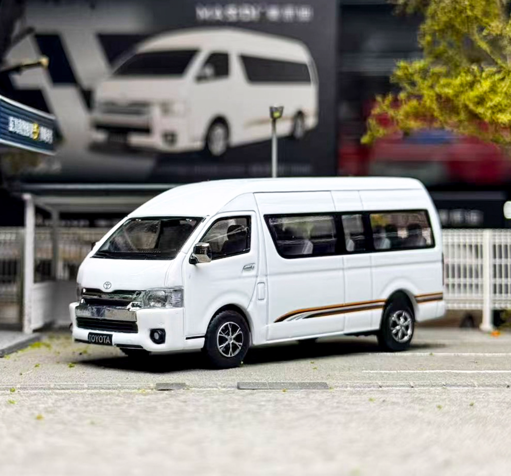 Masdi 1:64 White Hiace H200 Mini Van Sports Model Diecast Metal Car New Collection
