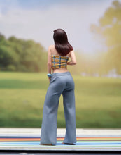 Load image into Gallery viewer, 1:24 Painted Figure Model Miniature Resin Diorama Trendy Woman Denim Sexy Lady
