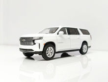 Load image into Gallery viewer, Masdi 1:64 White Suburban Full Size SUV Sports Model Diecast Metal Car New Collection
