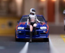 Load image into Gallery viewer, 1:64 Painted Figure Model Miniature Resin Diorama Sand Racer Man Woman Racing
