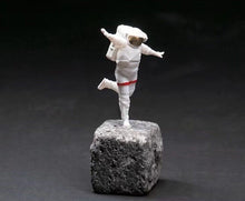 Load image into Gallery viewer, 1:64 Painted Figure Mini Model Miniature Car Scenes Resin Astronaut Cosmonaut
