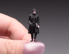 Load image into Gallery viewer, 1:64 Painted Figure Model Miniature Resin Diorama Sand British-style Man Black
