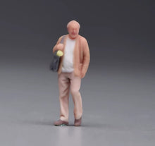 Load image into Gallery viewer, 1:64 Painted Figure Model Miniature Resin Diorama Toy Sand Aged Elderly Couple
