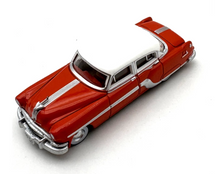 Load image into Gallery viewer, 1:87 Red 1954 Pontiac Sedan Vintage Classic Model Diecast Metal Car New Collection
