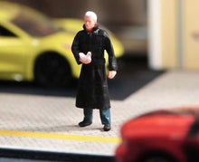 Load image into Gallery viewer, 1:64 Painted Figure Model Miniature Resin Diorama Sand Black Coat White Hair Man
