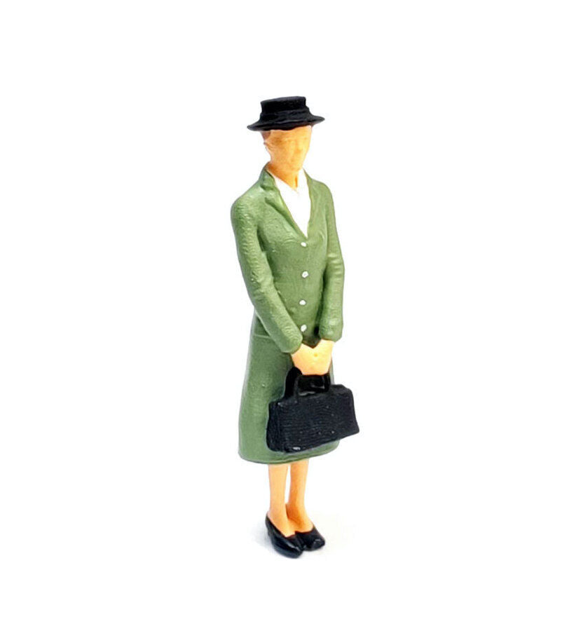 1:64 Painted Figure Mini Model Miniature Resin Diorama Nostalgic Lady Green Suit