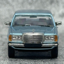 Load image into Gallery viewer, GOC 1:64 Blue 1976 230e v123 Luxury Classic Model Diecast Metal Car New Collection
